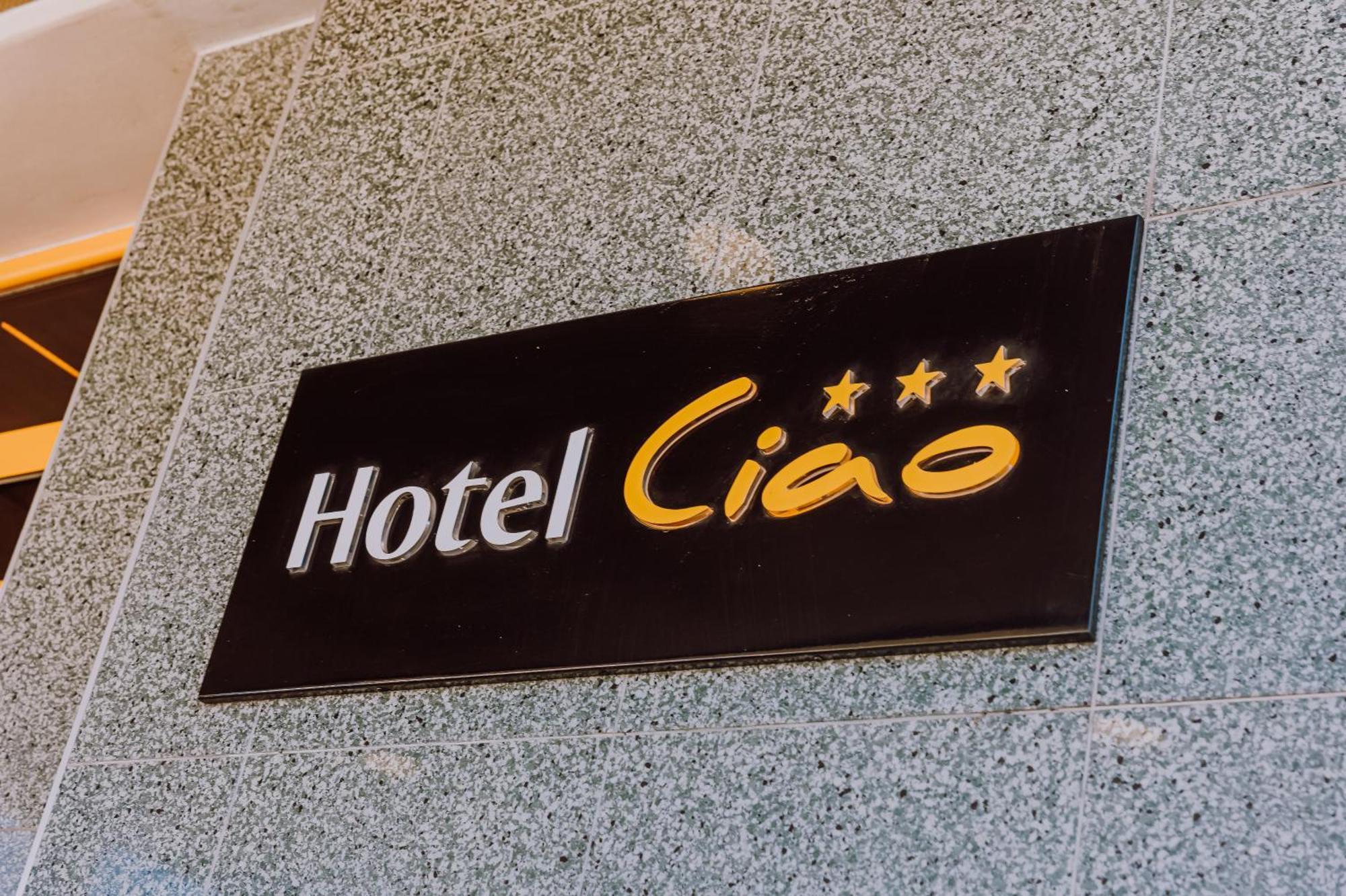 Hotel Ciao Targu Mures Exterior photo