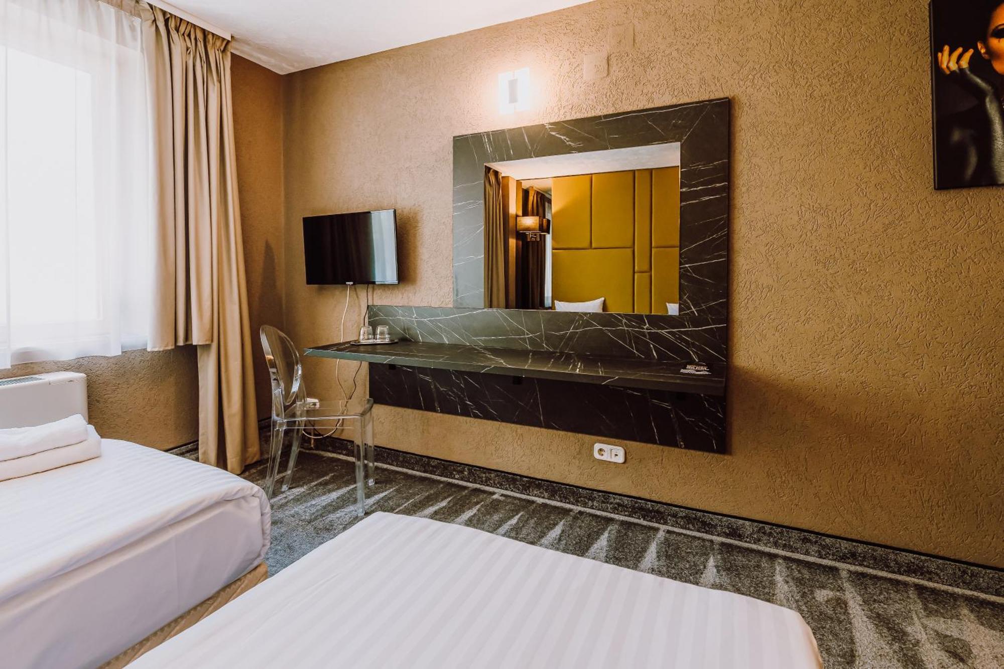 Hotel Ciao Targu Mures Exterior photo