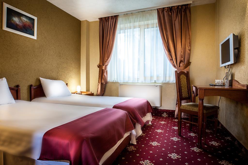Hotel Ciao Targu Mures Exterior photo