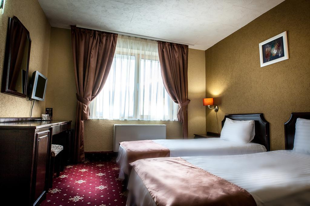 Hotel Ciao Targu Mures Exterior photo