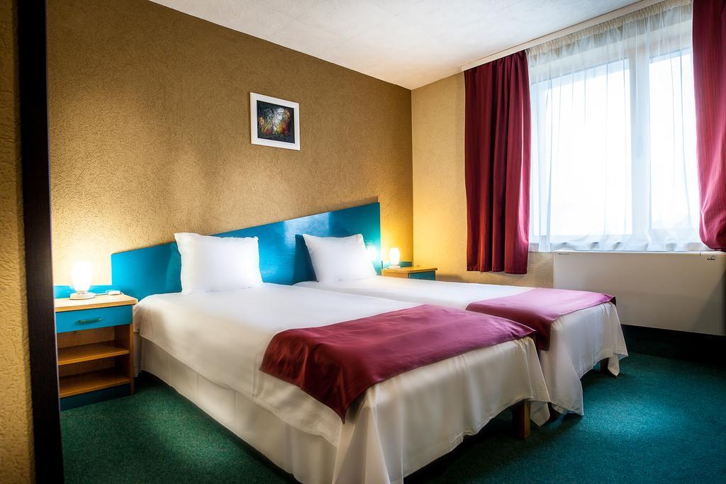 Hotel Ciao Targu Mures Exterior photo